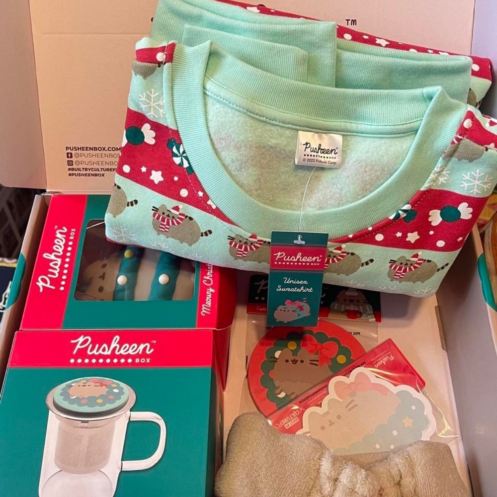 Pusheen Holiday Box